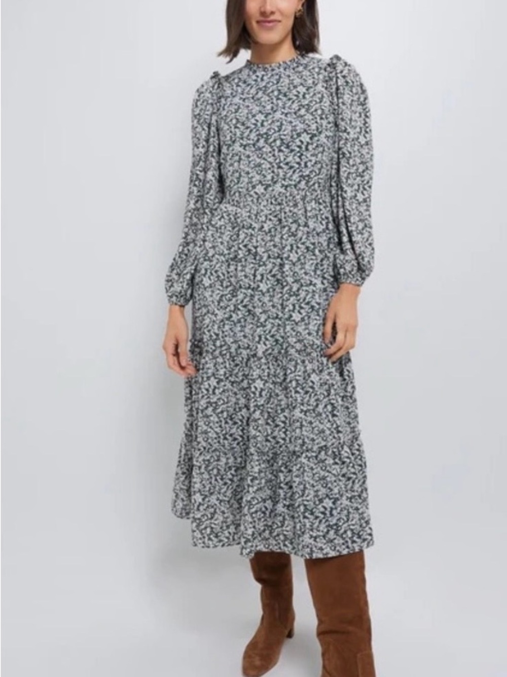 Hyacinth House Tuckernuck Floral Long Sleeve Midi Dress in Black & White